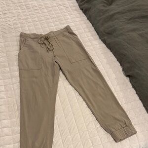 Bella Dahl Taupe Lounge Pants